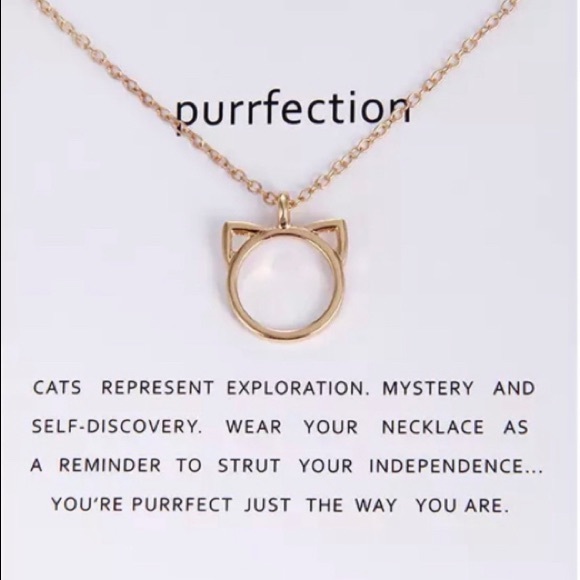 Diva Jewlery Finds Jewelry - 🆕PURFECTION! Gold color necklace w/card
